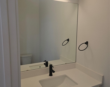 7601 Carver Ave - Photo Thumbnail 4