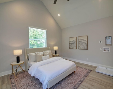 7601 Carver Ave - Photo Thumbnail 11