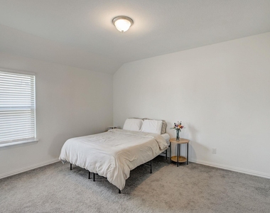308 Monteforte Rd - Photo Thumbnail 23