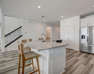 308 Monteforte Rd - Photo Thumbnail 8