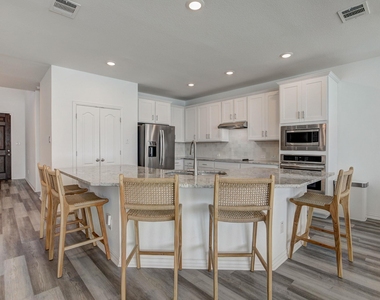 308 Monteforte Rd - Photo Thumbnail 7