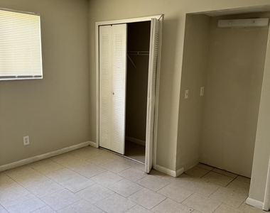 5147 Westchase Court - Photo Thumbnail 3