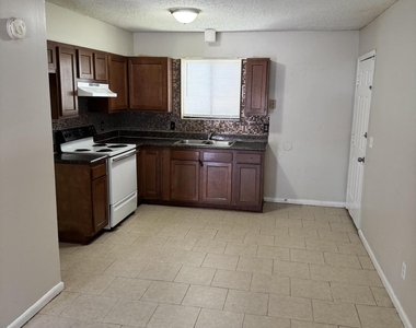5147 Westchase Court - Photo Thumbnail 2