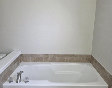 3751 Longleaf Forest Lane - Photo Thumbnail 9