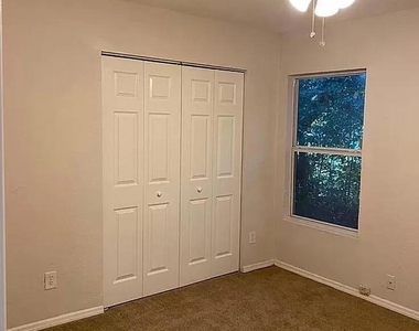 1837 W 28th Street - Photo Thumbnail 12