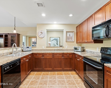 945 Registry Boulevard - Photo Thumbnail 23