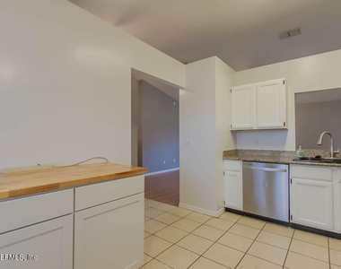 7760 Allspice Circle W - Photo Thumbnail 5