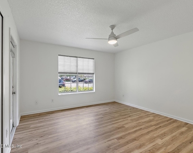 900 Ironwood Drive - Photo Thumbnail 9