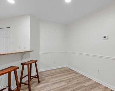 900 Ironwood Drive - Photo Thumbnail 8