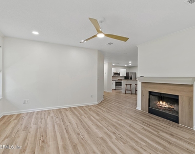 900 Ironwood Drive - Photo Thumbnail 7