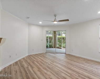 900 Ironwood Drive - Photo Thumbnail 6