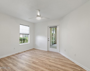 900 Ironwood Drive - Photo Thumbnail 11
