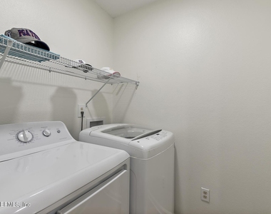 900 Ironwood Drive - Photo Thumbnail 5