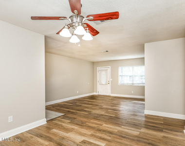 7930 Rondeau Drive E - Photo Thumbnail 14