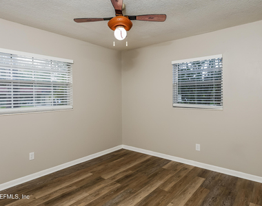 7930 Rondeau Drive E - Photo Thumbnail 8