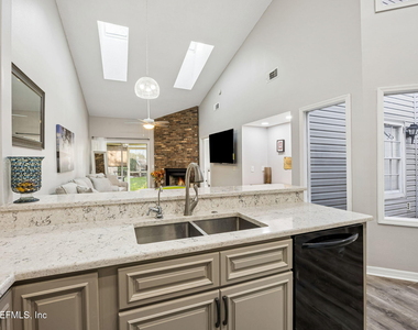 12036 Arbor Lake Drive - Photo Thumbnail 6