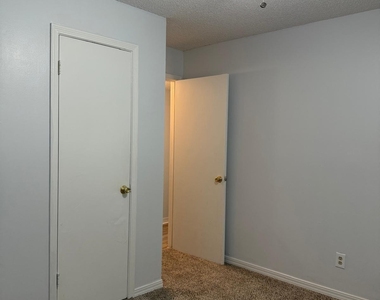 459 Lombard Street - Photo Thumbnail 7