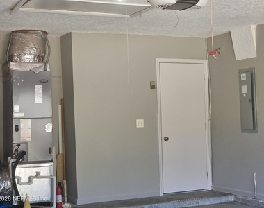 2338 Cool Springs Drive N - Photo Thumbnail 29