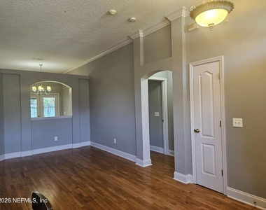 2338 Cool Springs Drive N - Photo Thumbnail 2