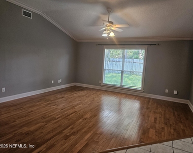 2338 Cool Springs Drive N - Photo Thumbnail 5