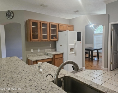 2338 Cool Springs Drive N - Photo Thumbnail 8