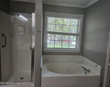 2338 Cool Springs Drive N - Photo Thumbnail 16
