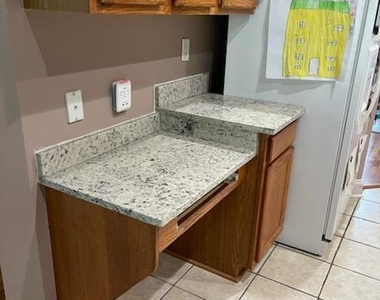 2338 Cool Springs Drive N - Photo Thumbnail 13
