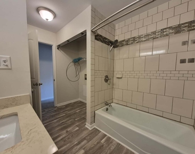 227 Mohawk Drive - Photo Thumbnail 4