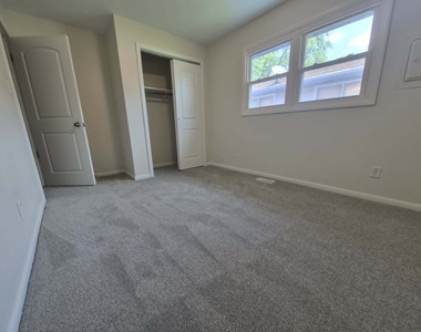 227 Mohawk Drive - Photo Thumbnail 5