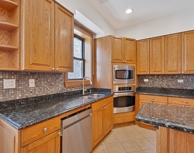 4544 N Western Avenue - Photo Thumbnail 7