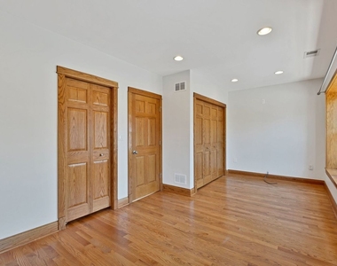 4544 N Western Avenue - Photo Thumbnail 34