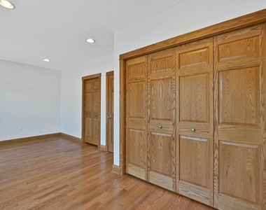 4544 N Western Avenue - Photo Thumbnail 17