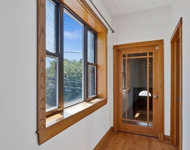 4544 N Western Avenue - Photo Thumbnail 14