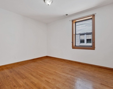 4544 N Western Avenue - Photo Thumbnail 30