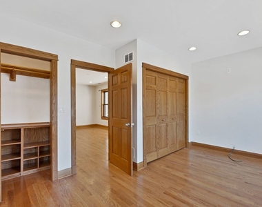 4544 N Western Avenue - Photo Thumbnail 16