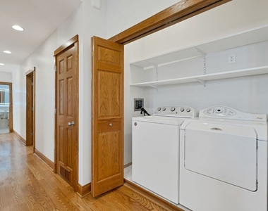 4544 N Western Avenue - Photo Thumbnail 31