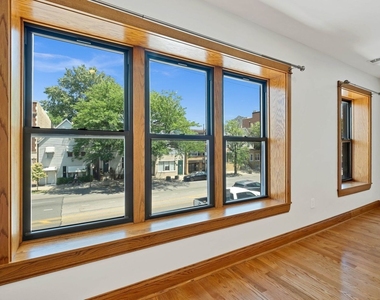 4544 N Western Avenue - Photo Thumbnail 28