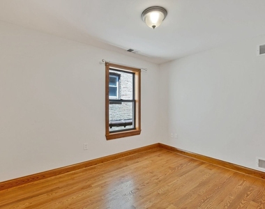 4544 N Western Avenue - Photo Thumbnail 32