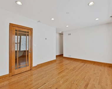 4544 N Western Avenue - Photo Thumbnail 1