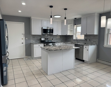 8523 W Winnemac Avenue - Photo Thumbnail 7
