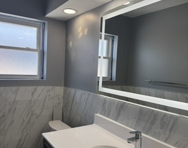 8523 W Winnemac Avenue - Photo Thumbnail 4