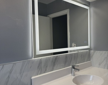 8523 W Winnemac Avenue - Photo Thumbnail 6