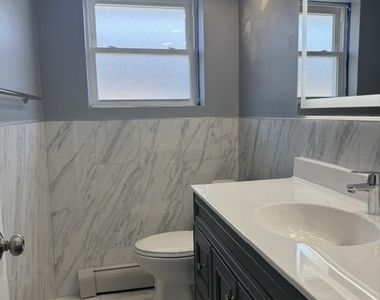 8523 W Winnemac Avenue - Photo Thumbnail 5