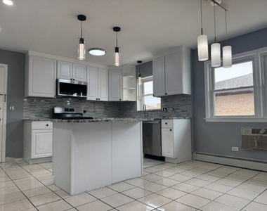 8523 W Winnemac Avenue - Photo Thumbnail 8