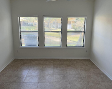 416 Honeycomb Way - Photo Thumbnail 5