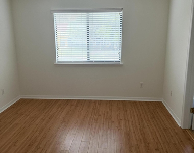 416 Honeycomb Way - Photo Thumbnail 16