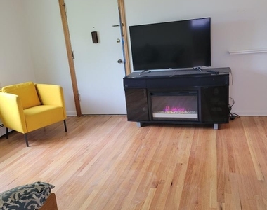 1725 Howard Avenue W - Photo Thumbnail 1