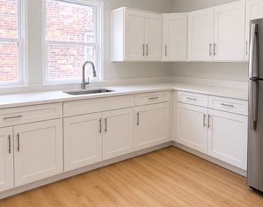 8146 S Maryland Avenue - Photo Thumbnail 6
