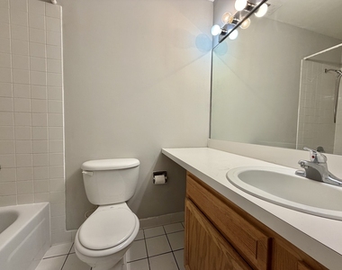 5820 Oakwood Drive - Photo Thumbnail 5
