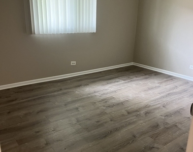 12026 S Kildare Avenue - Photo Thumbnail 7